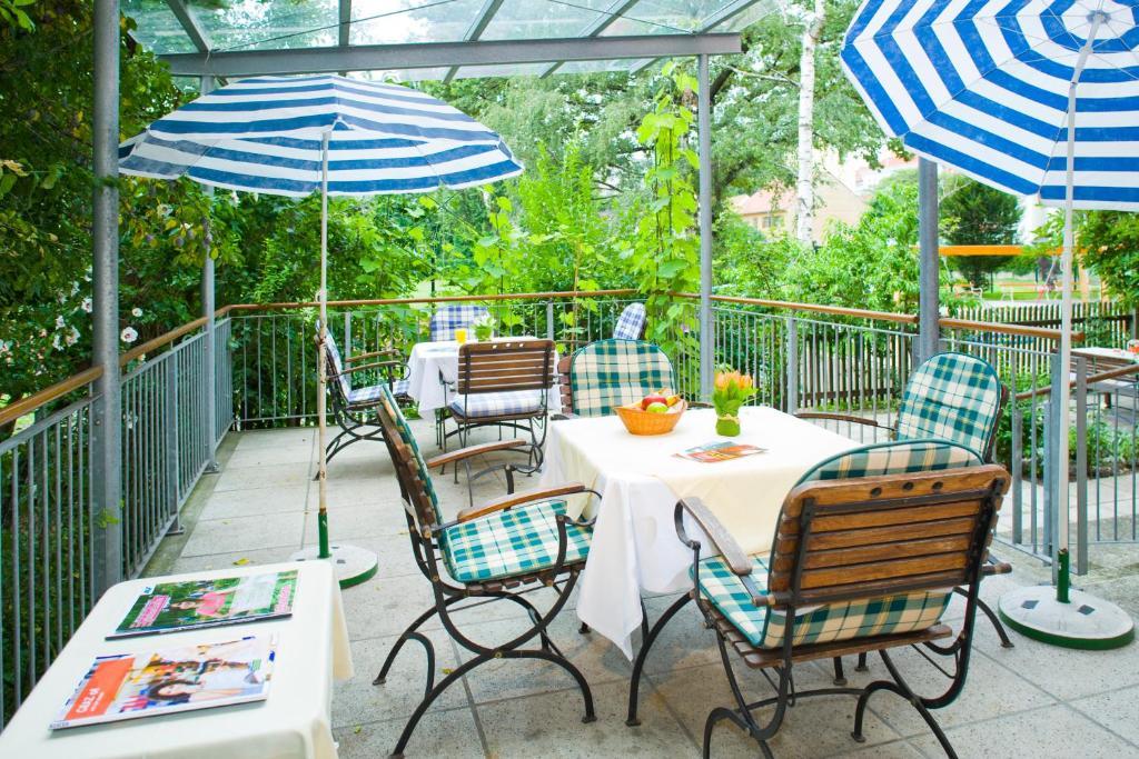 Haus Mobene - Hotel Garni Грац Экстерьер фото