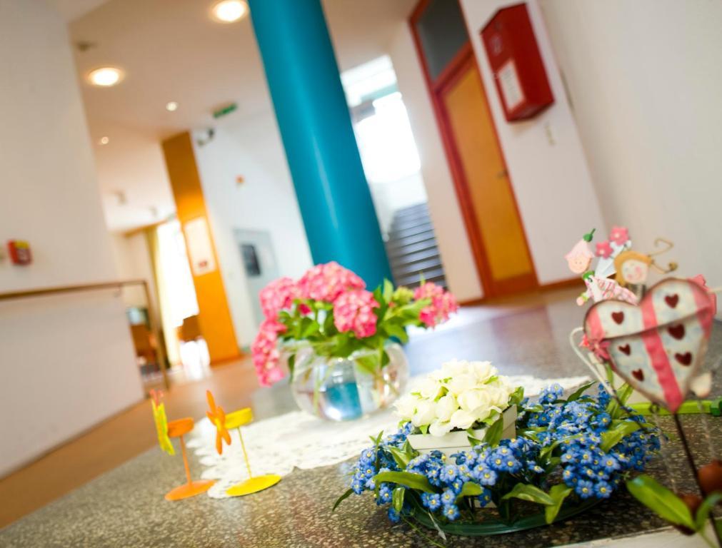 Haus Mobene - Hotel Garni Грац Экстерьер фото