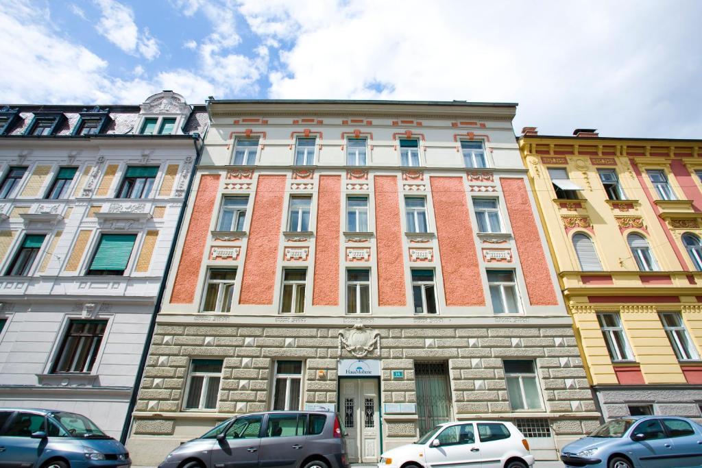 Haus Mobene - Hotel Garni Грац Экстерьер фото