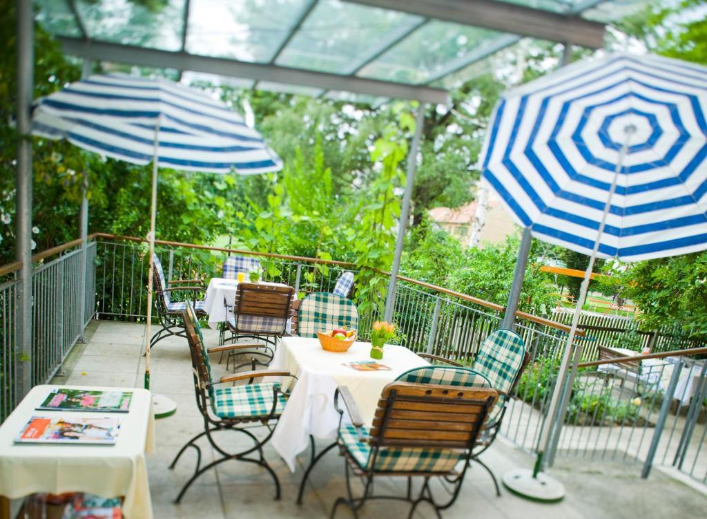 Haus Mobene - Hotel Garni Грац Экстерьер фото