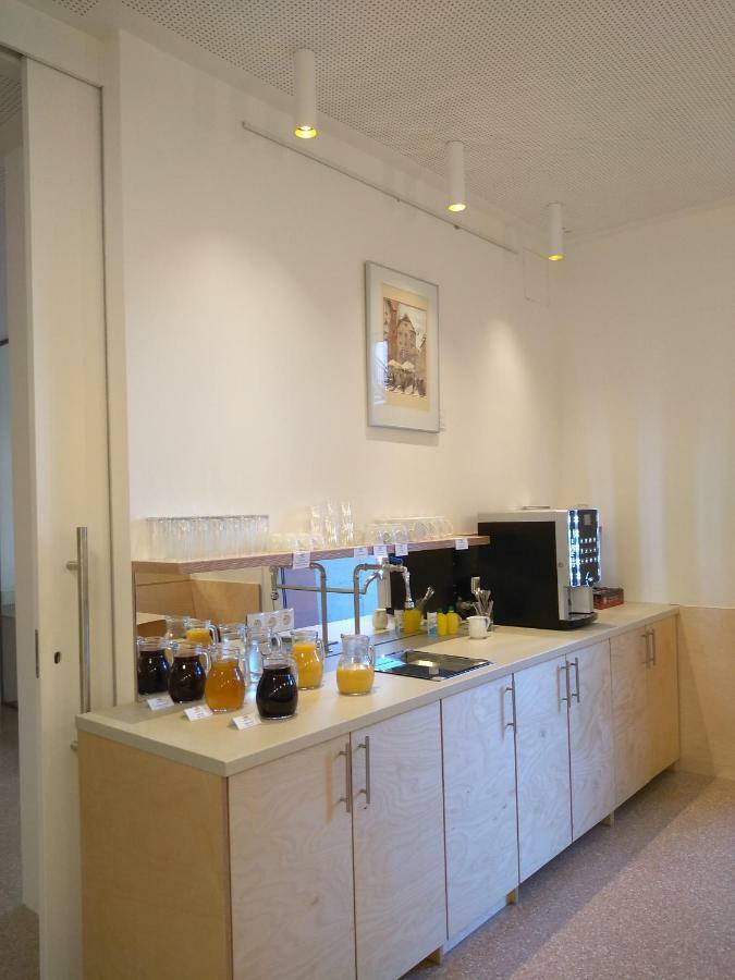 Haus Mobene - Hotel Garni Грац Экстерьер фото